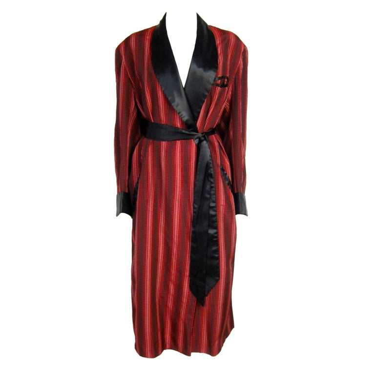 1940s 50s Gentleman's Desi Arnez Red & Black Smoking  Jacket Robe For Sale