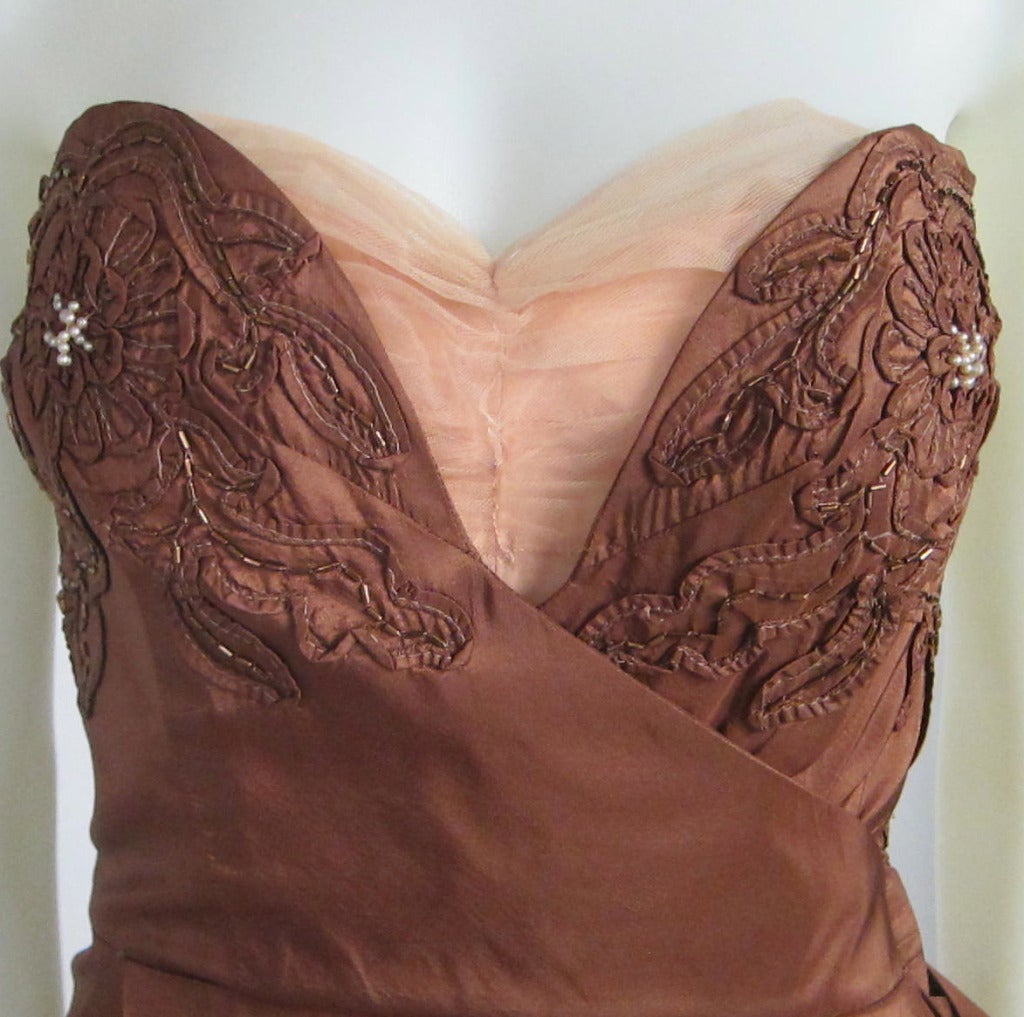 1940s 50s RARE Strapless Copper Soutache Beaded Pearls Side Sash Marilyn Cocktail Dress! In Excellent Condition For Sale In San Francisco, CA