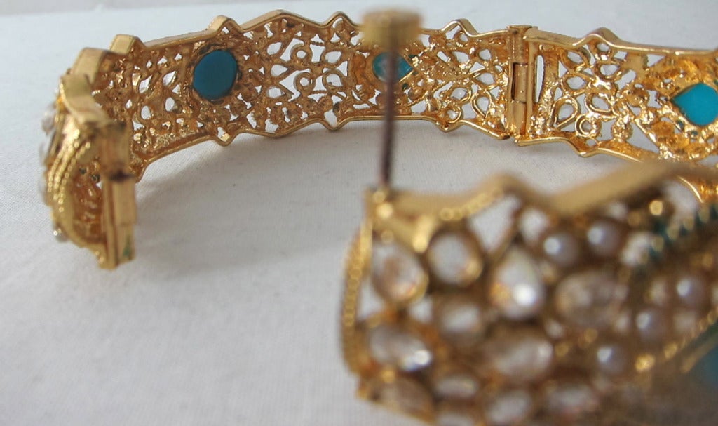 Gold Filigree Metal Turquoise Cabochon Seed Pearls Rhinestone Screw Pin Hinged  Cuff Bracelt In Excellent Condition For Sale In San Francisco, CA