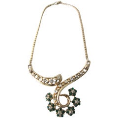 Retro 1950s Emerald & Rhinestone Flowers Sweep of Gold Necklace