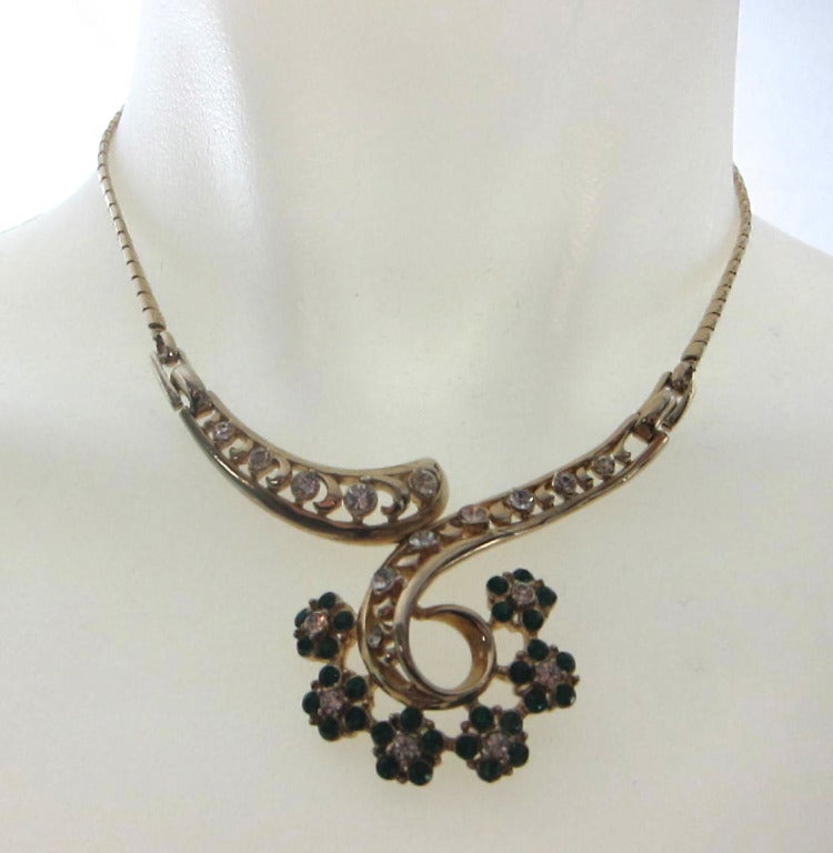 1950s Emerald & Rhinestone Flowers Sweep of Gold Necklace
