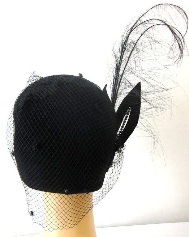 Women's 1920s Style Black Huge Feather  Rhinestones Veil  Cloche Hat For Sale