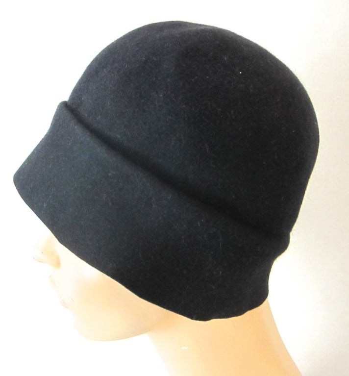 Women's 1920s Art Deco  Navy Blue w floral Big Pearl Hat Pin Cloche Hat-Rare! For Sale