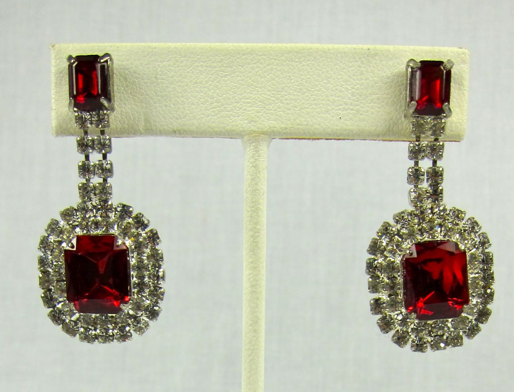 VINTAGE GLAMOROUS RED & RHINESTONE DROP NECKLACE & EARRINGS