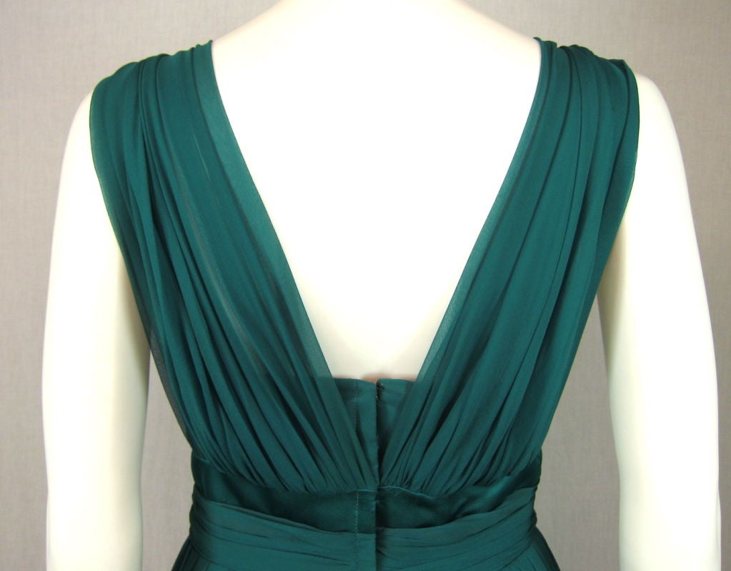1950'S ELEGANT GREEN CHIFFON PARTY DRESS For Sale 3