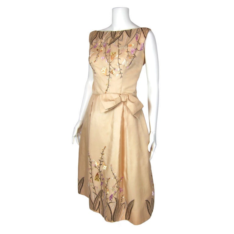 VINTAGE 1950s BLUSH DRESS FLORAL EMBROIDERY SAKS FIFTH AVENUE For Sale