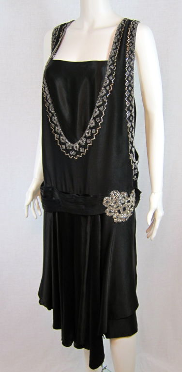 1920s SATIN RHINESTONE & BEADED FLAPPER DRESS For Sale 3