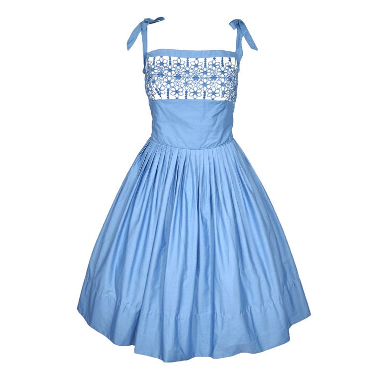VINTAGE 1950s BLUE & WHITE FRESH SUMMER COTTON FULL SKIRT DRESS For Sale