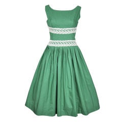VINTAGE 1960s GREEN SUMMER DRESS W PINTUCKED BODICE & LACE TRIM