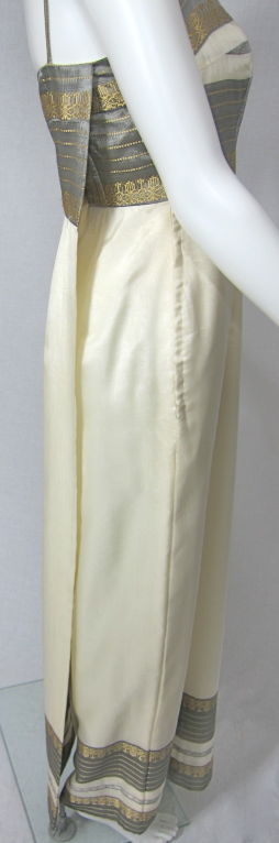 VINTAGE COLUMN GOWN w GOLD SILVER BORDER PRINT & SHAWL For Sale 2