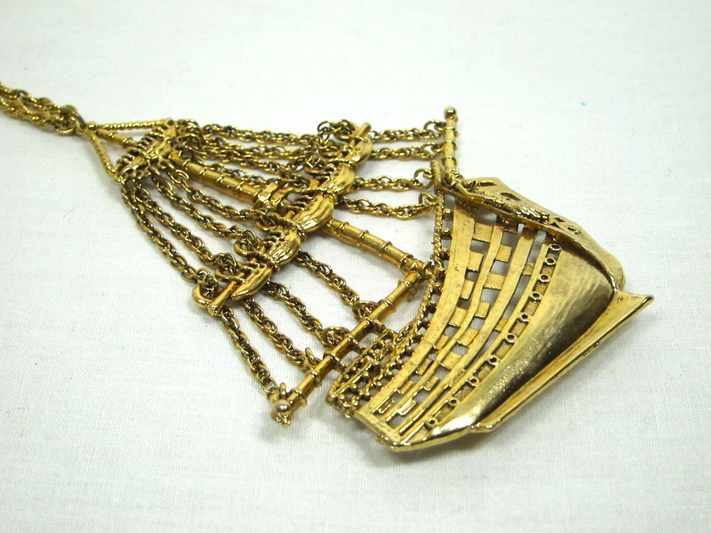 Vintage 1950s Gold-tone Pirate Ship Statement Necklace For Sale 1