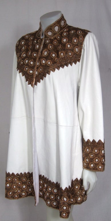 VINTAGE WHITE LEATHER HEAVILY GOLD BEADED SWING COAT For Sale 1