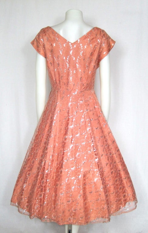 VINTAGE 1950s Dusty Pink & Silver Lace Party Dress For Sale 1