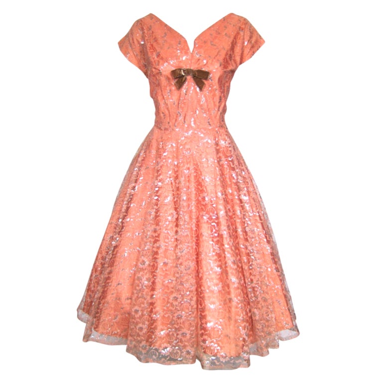 VINTAGE 1950s Dusty Pink & Silver Lace Party Dress For Sale