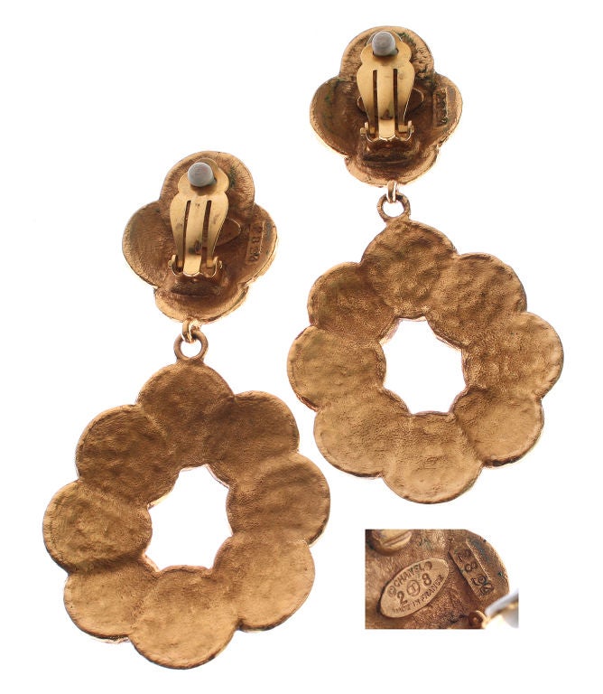 Chanel Coin Earrings In Excellent Condition In Chicago, IL