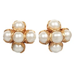 Elegant CHANEL Pearl Cluster Earrings