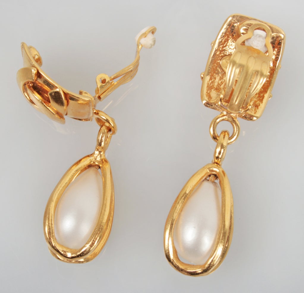 CHANEL faux pearl dangle earrings. Marked 95 Spring collection.
Total length is 2-1/2
