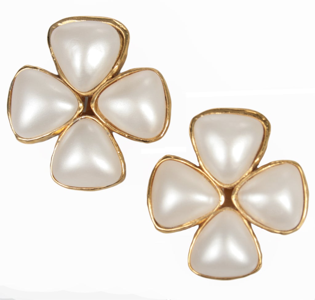 Chanel Rare Vintage Gripoix Flower Earrings
