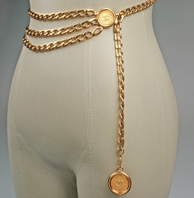 This is a substantial and great looking CHANEL chain linked belt with three chains. This was part of the autumn 1994 collection.
It has a maximum length of 35 inches.