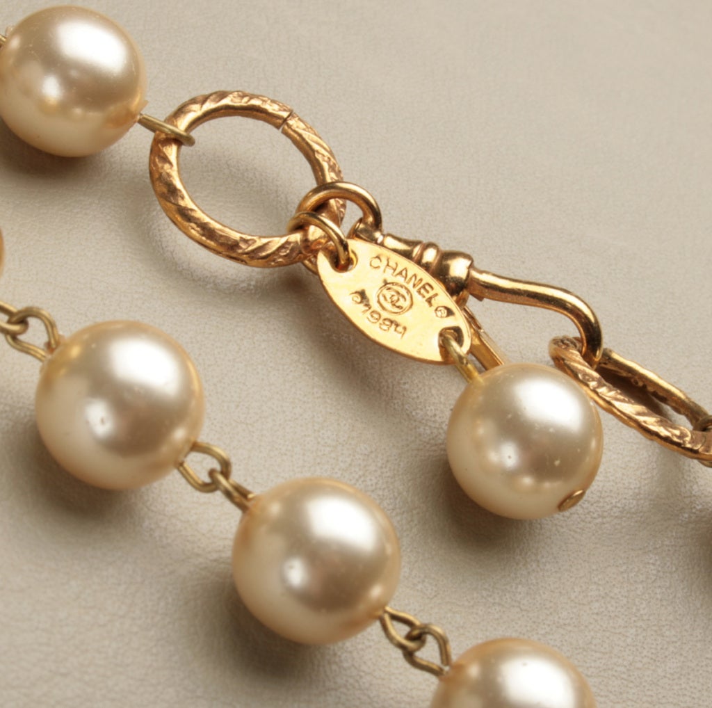 Long CHANEL  Necklace with Pearls, Rhinestones and Rings 3