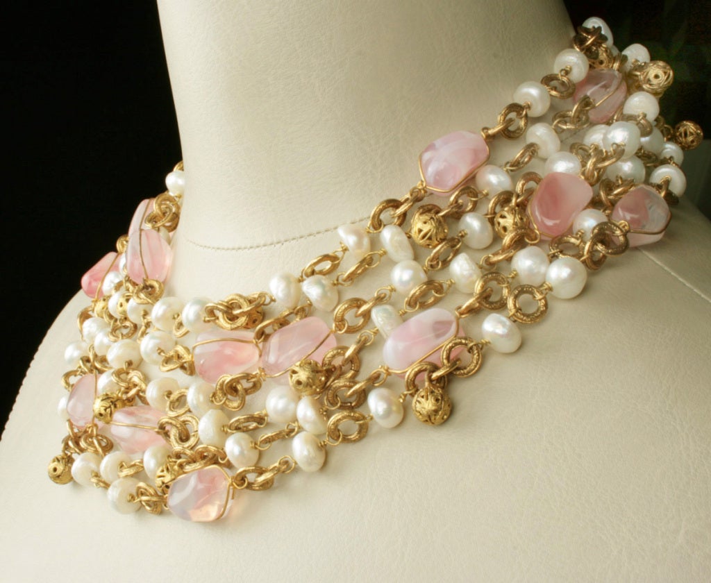 Women's Couture CHANEL Necklace with Faux Pearls and Pink  Glass Stones For Sale