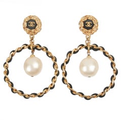 CHANEL Large  Hoop Earrings with Pearls and Leather