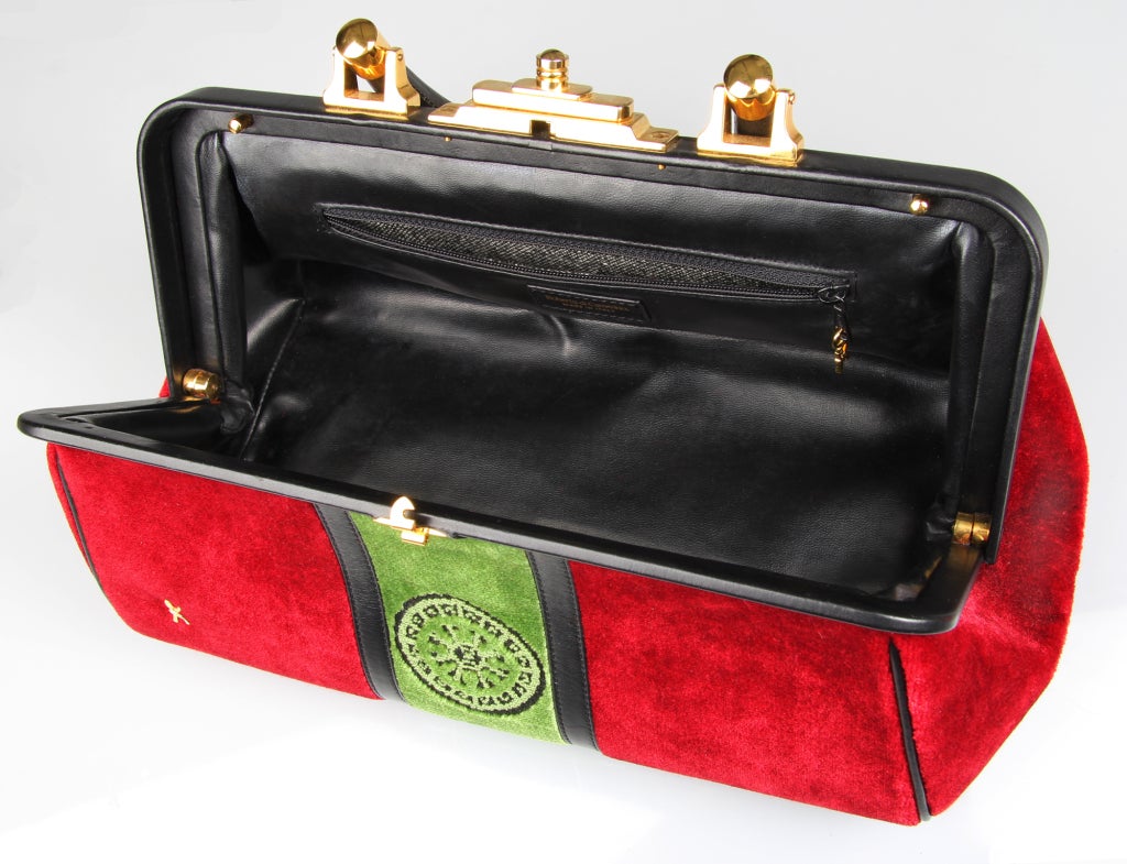 Vintage Iconic Roberto Di Camerino Velour Handbag In Excellent Condition In Chicago, IL