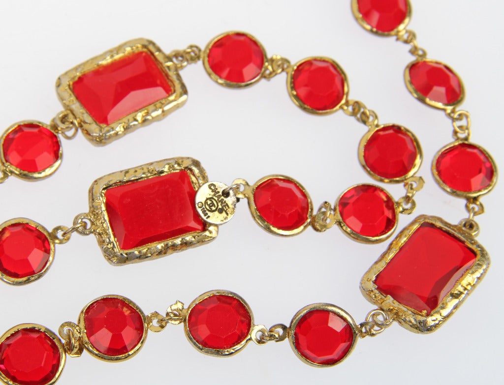 Long CHANEL Red Chiclet Neckalce In Excellent Condition In Chicago, IL