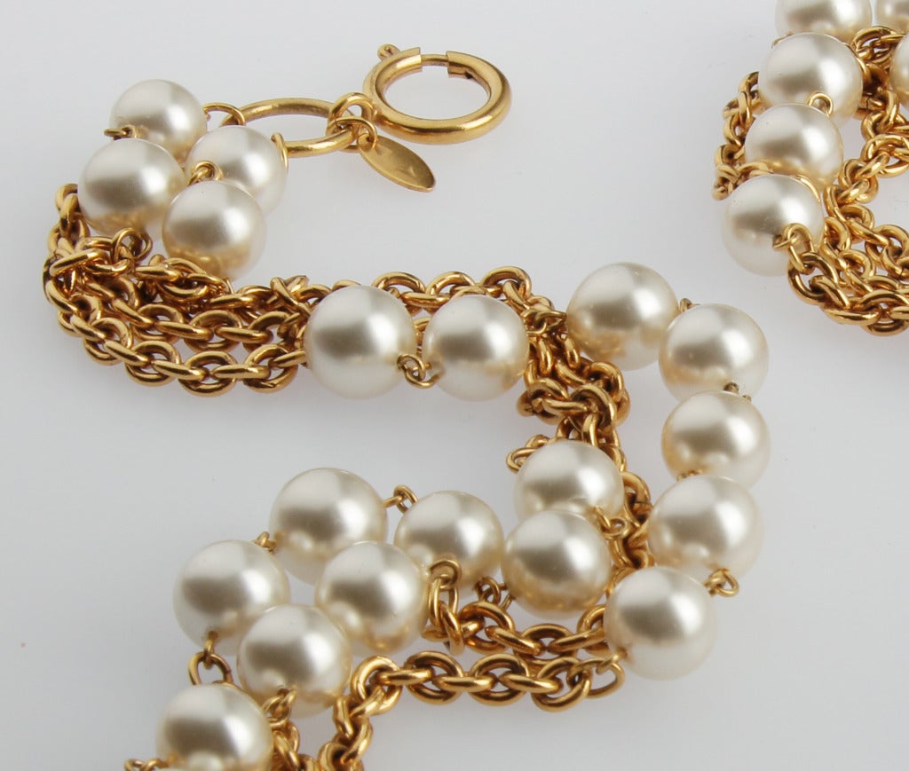 CHANEL Triple Strand Pearl and Link Necklace In Excellent Condition In Chicago, IL