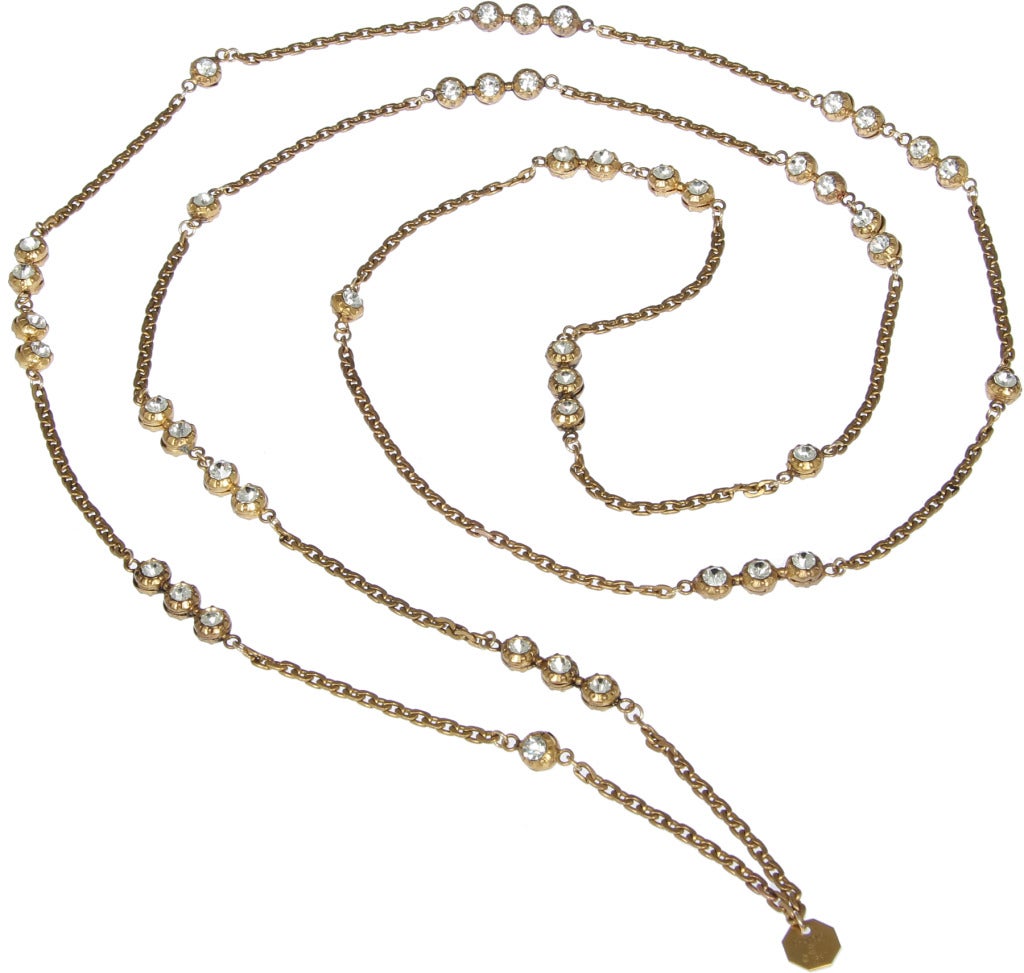This is a great versatile CHANEL necklace, a great piece for layering or wonderful on its own.