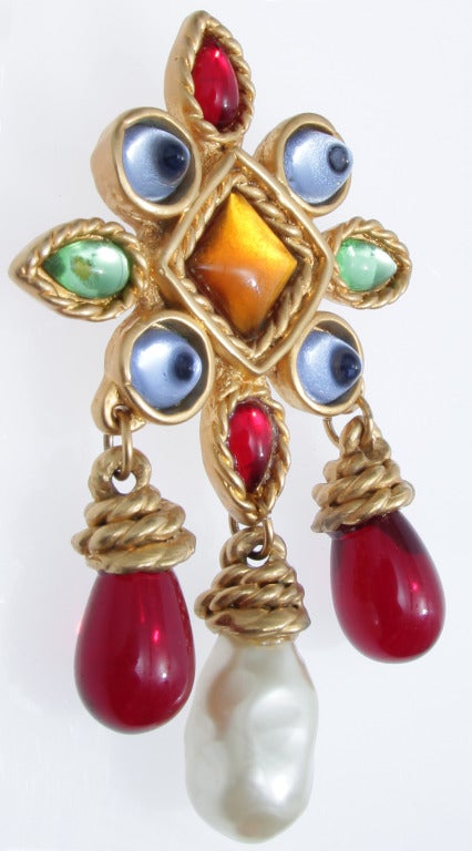 This is a stunning  statement making brooch.