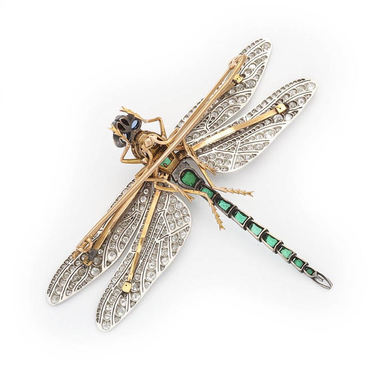 Rare French Diamond Emerald Dragonfly Pin Attributed to Fouquet In Good Condition In New York, NY