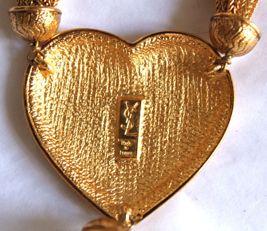 YVES SAINT LAURENT gild sautoir necklace with heart and pearls