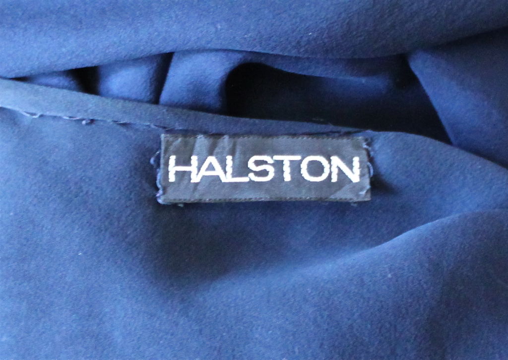 HALSTON navy blue silk chiffon dress with cut out shoulders In Good Condition In San Fransisco, CA