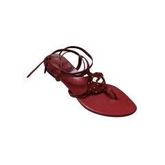 Used GUCCI fuchsia leather thong sandals with ankle ties