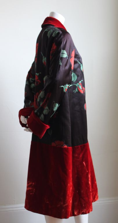 Women's rare ELSA SCHIAPARELLI 1930's velvet & silk embriodered coat