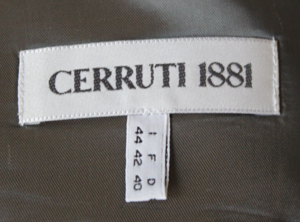 Gris CERRUTI - Manteau en laine gris profilé en vente