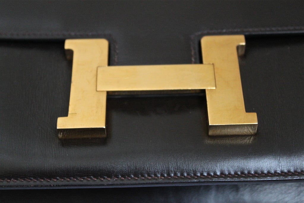 Women's HERMES chocolate brown 23cm Constance with gold hardware - 1989