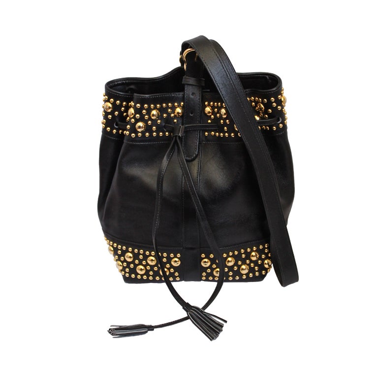 Braided leather bucket bag with a unique design made in Paris. French  leather goods. – Suki-paris