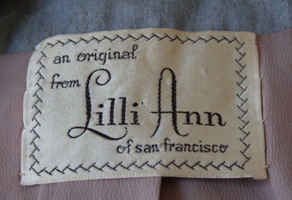 *SALE* 40's LILLI ANN grey brocade jacket with peplum WAS $295 NOW $175 In Excellent Condition In San Fransisco, CA