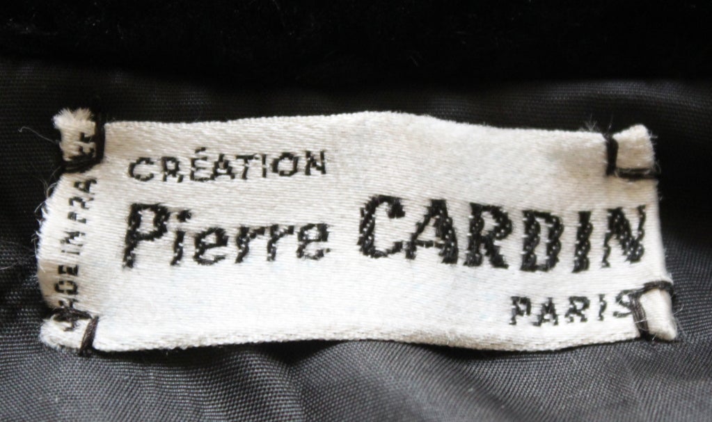 Noir PIERRE CARDIN Veste en cuir noir et peau de mouton marron, années 1960 en vente