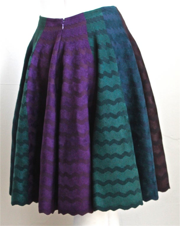 Vivid chenille zig zag woven skirt from Azzedine Alaia. Skirt is labled a French 40 however, this is a very small 40 - it fits more of a French 38 (26