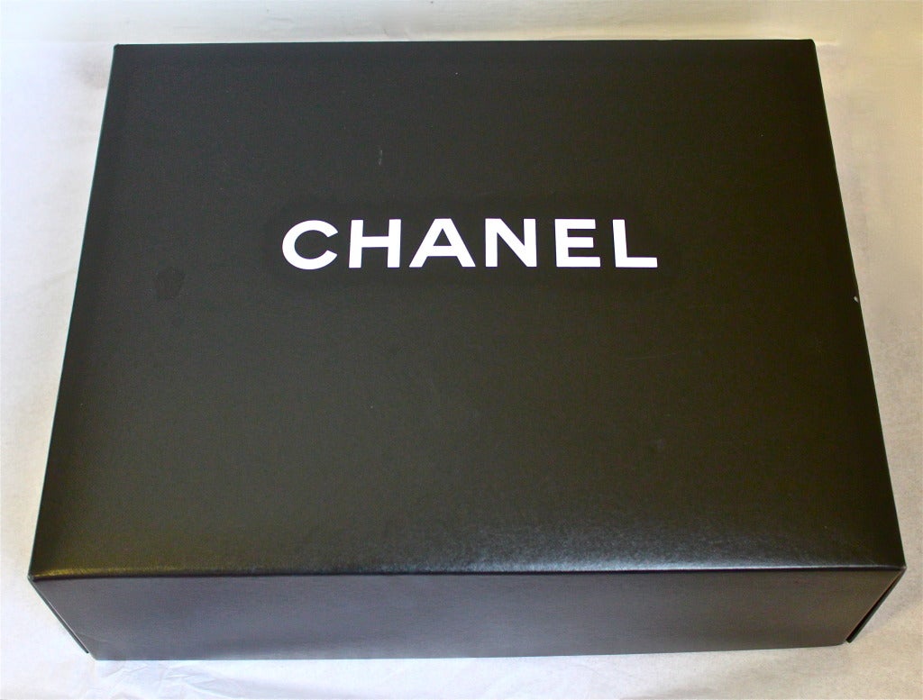 CHANEL black lambskin 'UNI' jumbo flap bag with silver hardware at 1stdibs