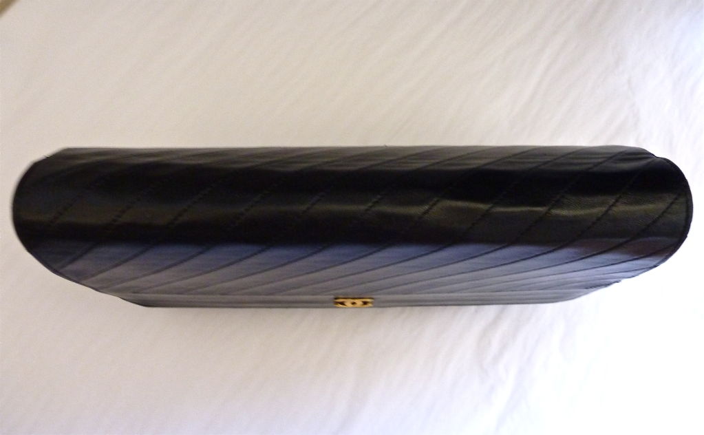 CHANEL black quilted lambskin convertable clutch with chain 3