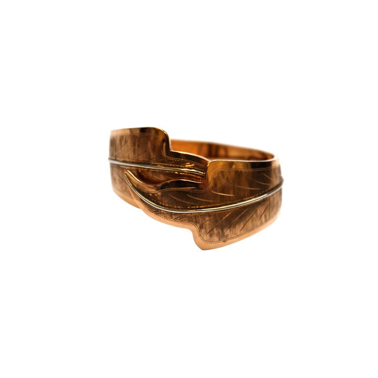 1940s 18k rose gold engraved leaf cuff For Sale at 1stDibs