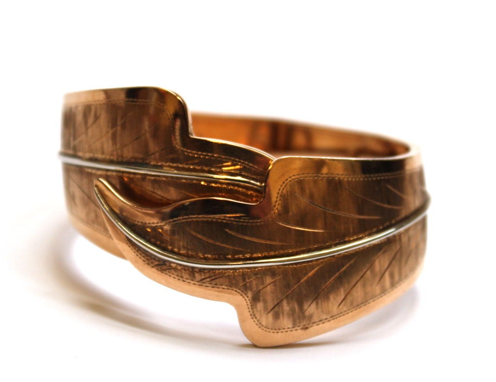 1940s 18k rose gold engraved leaf cuff For Sale 1