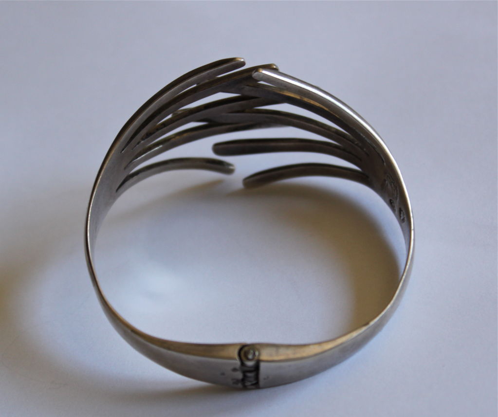 Los Ballesteros handmade silver cuff In Excellent Condition For Sale In San Fransisco, CA