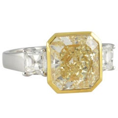Natural Fancy Light Yellow Diamond Ring