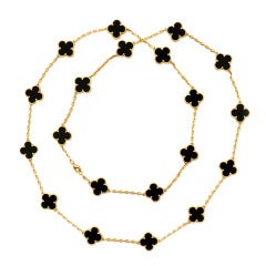 VAN CLEEF & ARPELS Onyx "Alhambra" Chain