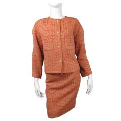 CHANEL Vintage Salmon Boucle Tweed Skirt Suit 46 40